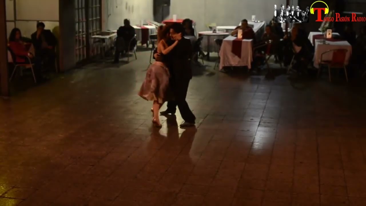 UNA VEZ Orquesta Tipica Victor - Ortega Del Cerro Ballano: Noelia Hurtado - Carlos Espinoza