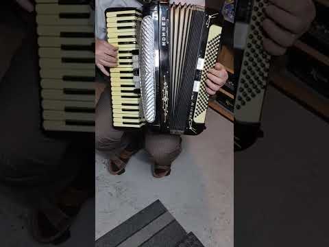 Hohner 120 Bass triple Mussette accordion