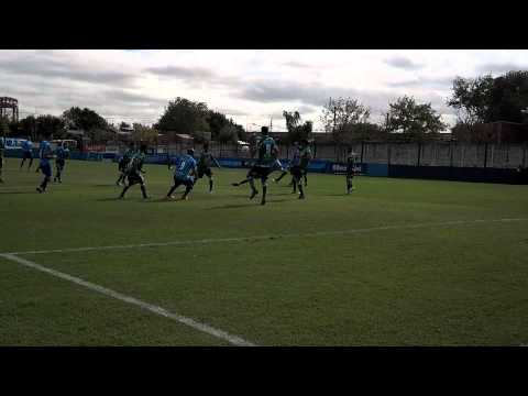 Gol de Acevedo para poner el 1 a 0 de Telmo frente a Ituzango.