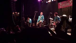 Me First And The Gimme Gimmes - Sweet Caroline (Toronto 2017)