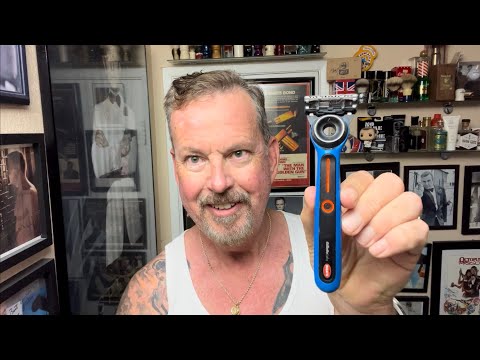 Bugatti Edition Gillette Heated Razor & Barbus Classic.