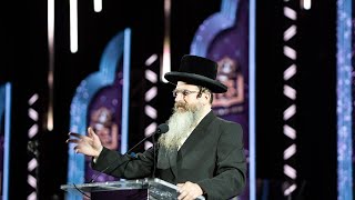 הרב פישל ויינברגר משתף את המסע האישי שלו להורות לאחר שלושים ושלוש שנים