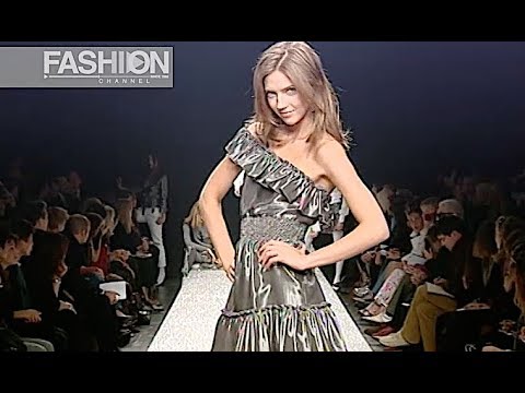 MOSCHINO CHEAP&CHIC Fall 2003 2004 Milan - Fashion Channel