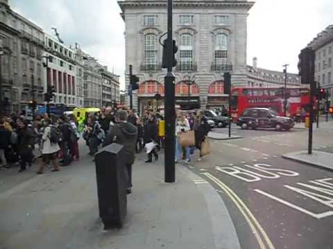 Piccadilly Circus Londra 2013