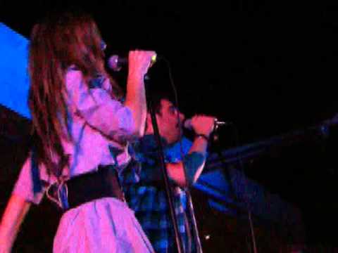 Evridiki ft Giwrgos Papadopoulos   Ase me etsi einai h agapi live at Shisha