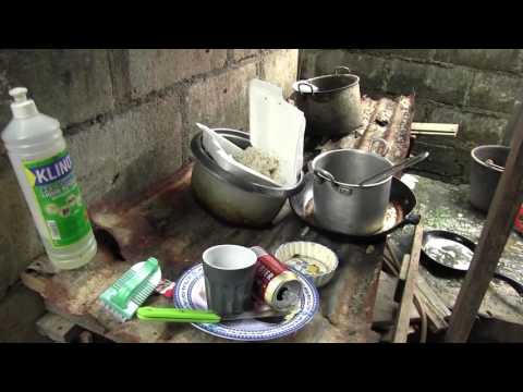 Stg. 1 voor 12 bezoekt 4 minderjarige kinderen in mens onterende situatie