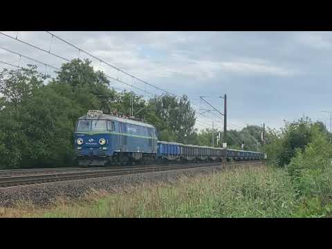 Dwa pociągi na towarowej obwodnicy Poznania