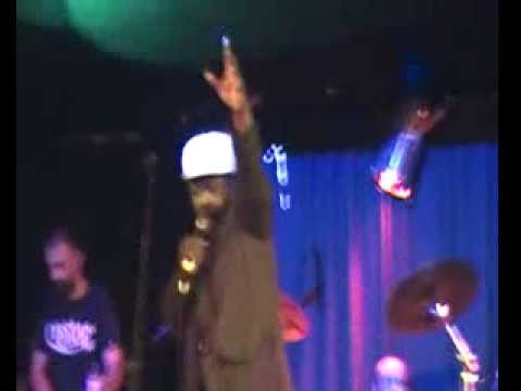 WDD feat. DAN I live @ Hootananny Brixton (London) 12/12/2013 special guest JONAH DAN percussion