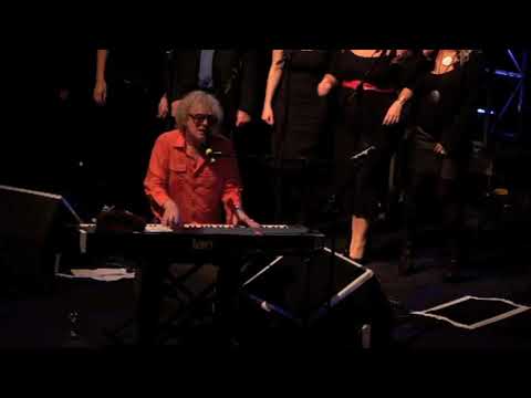 Mott The Hoople - Honaloochie Boogie / All The Way From Memphis - Hammersmith Apollo, 6th Oct 2009