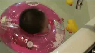 Baby Kaitlin Hsu floating in tub 6/1/2008