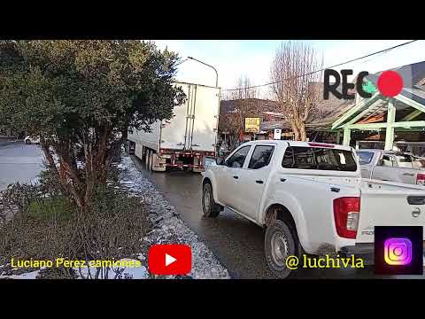 GRABANDO CAMIONES VILLA LA ANGOSTURA NEUQUEN ARGENTINA VIDEO 15.029 🍫🍸😎 .