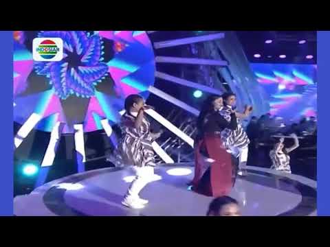 Dewi persik..... di goyang macam macam