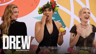 Download lagu 'Forbidden Fruits' Cast Try Blindfolded Fruit Challenge Inspired by Viral TikTok Videos mp3