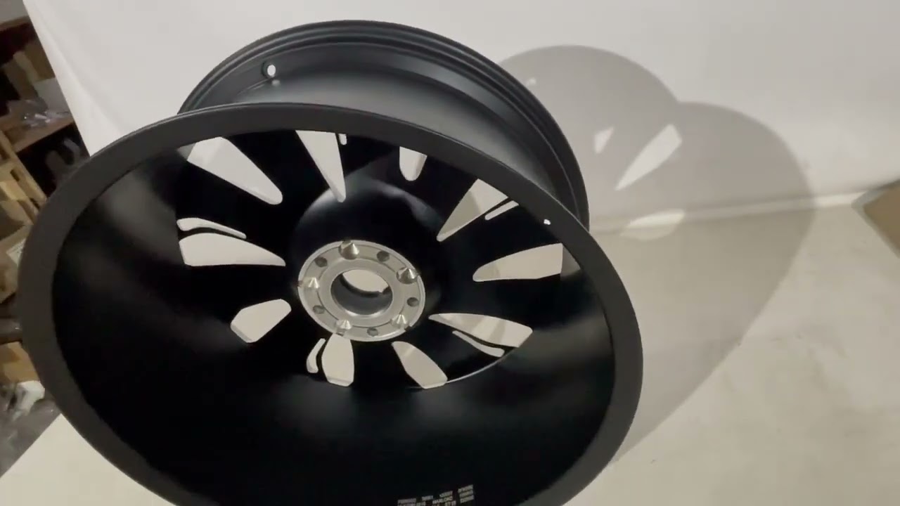 Bentley Bentayga 2015–2025 Taotut OEM-vanteet R22 (4 kpl) Video 1