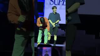 Download lagu The members teasing Kyu with his leg again 🤣 #suju #superjunior #kyuhyun mp3 Download lagu The members teasing Kyu with his leg again 🤣 #suju #superjunior #kyuhyun mp3