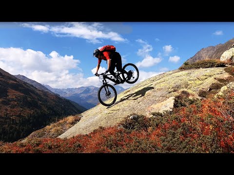 Trail-Action in den Bergen // E-MTB Factory Team I Simplon