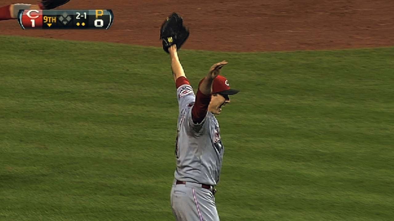 Homer Bailey completes his first career no-hitter in 2012
