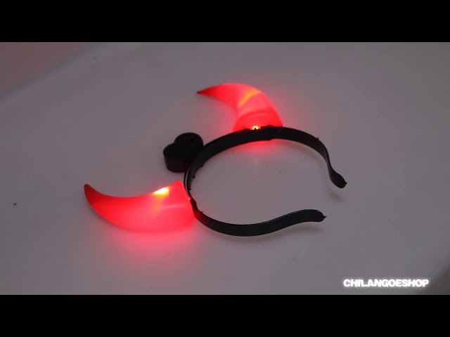 Vídeo relacionado con ZOMKIFA 3 Piezas Tiara LED de cuernos de diablo, diadema con luz LED y cuernos, diablo, sombrero, accesorio para Halloween, carnaval, Navidad,fiesta temática