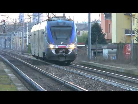 Treni in transito arrivo e partenza  alla stazione di Vignale