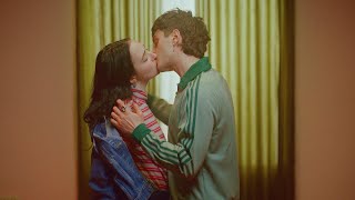 Fickle Friends - Swoon (Official Video)