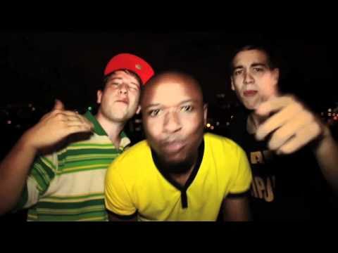 JULI - "PASSE-MOI LE MICRO" (CON NAHUEL DE ILL BAMBINOS Y AL RESIS) [VIDEOCLIP OFICIAL]