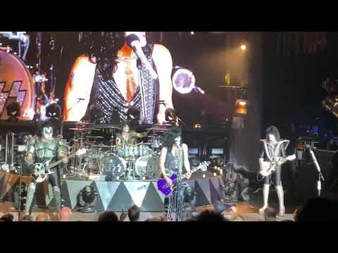 KISS - Makin’ Love KISS Kruise X