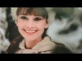 Audrey Hepburn - Moon River - YouTube