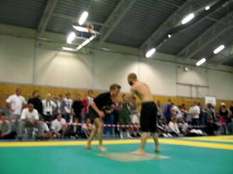 Pål Gunnar Asdal deler av første kamp på NOC