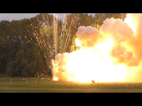 Extreme Powerful 500gr & 1000gr Salute Batteria by Mike Pyromeeting 2020