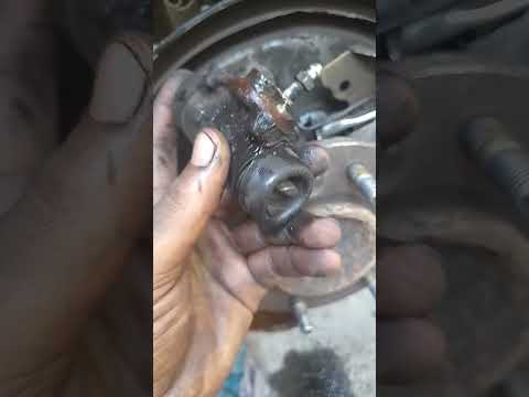 Ford Endeavour break problem rear wheel cylinder leak