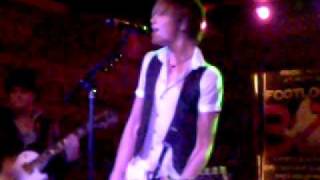 Push Play - Plastique