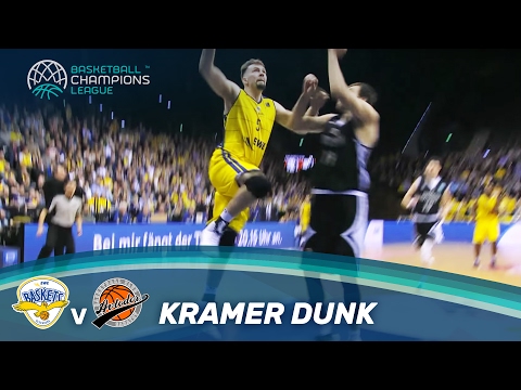 Kramer throws it down with one hand