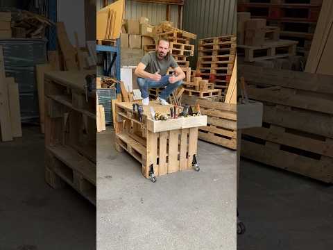 DIY workbench with 4 pallets ! #woodworking #diy #workbench
