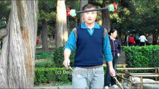 Video : China : Stick tricks in JingShan Park, BeiJing 北京