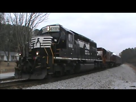 NS 6101 leads NS Train 905 in Bremen, GA