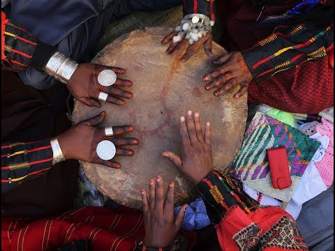 For Mali's Tuareg, music speaks of suffering and the Sahara