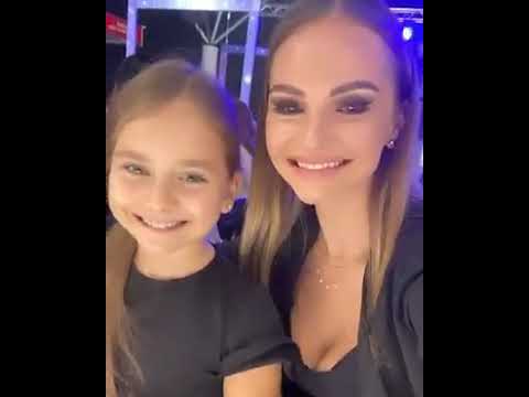 Amelia uzun si Ana cernicova