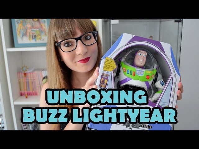 Vídeo relacionado con Disney Store Pistola Que Brilla en la Oscuridad Buzz Lightyear, Toy Story