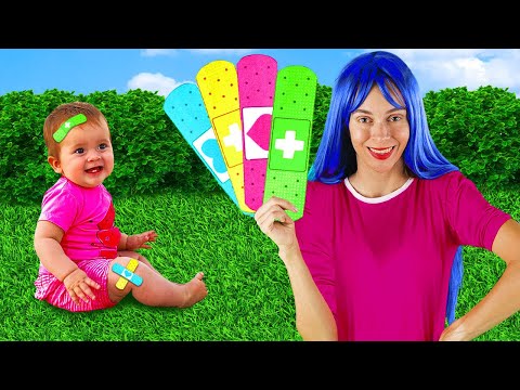 Maya und Mary singen das "Aua Aua Lied"