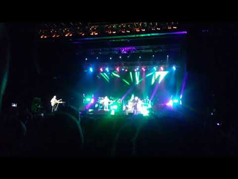 Yes Interviews: 7/18/87 - Cherry Hill - YesCon with Steve Howe Part 4/6 - Yours is no Disgrace