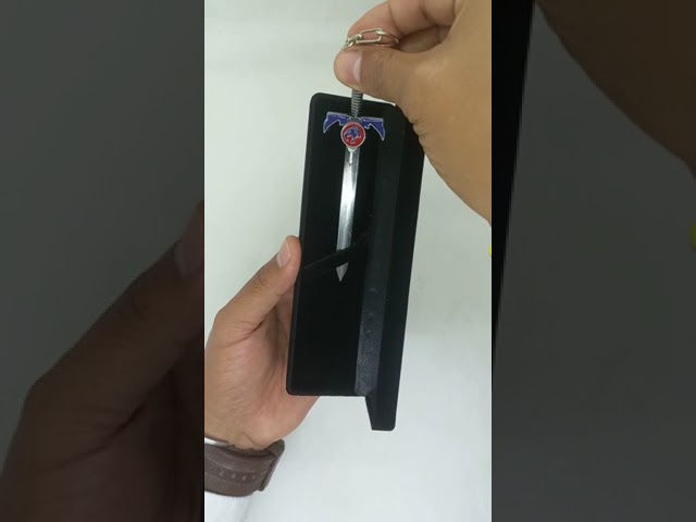 Vídeo relacionado con Pidak Llavero de metal de la espada del Noble del Fuego 16 cm Shop