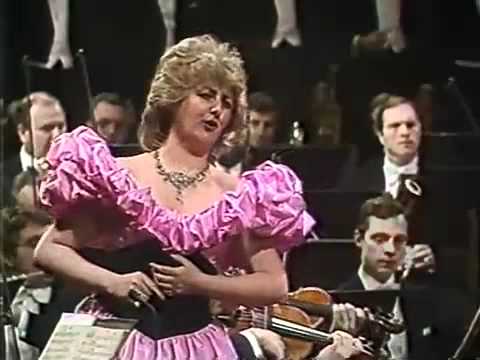 Edita Gruberova - Adele's Laughing Song