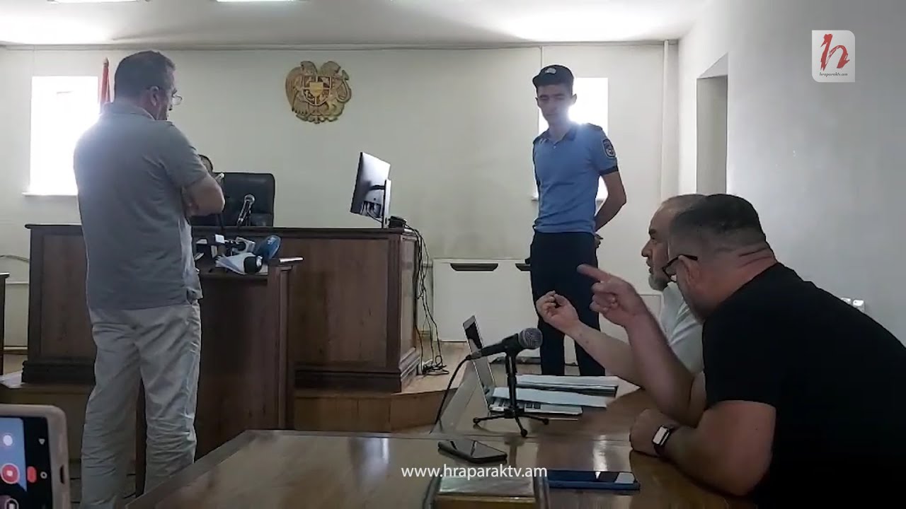 Պարոն Սաքունց, Դուք դավաճան եք. Բա որ դավաճան չեք, ումի՞ց եք վախենում