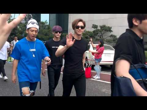 150821 B1A4 @ Music Bank