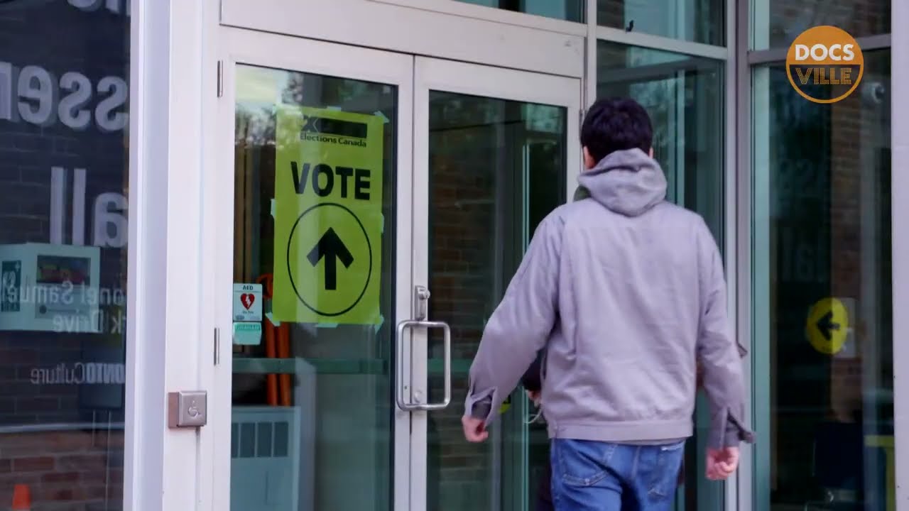 PoLL (Panel of LLm evaluators)