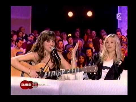 Lynda Lemay Chante En Cloque et Mistral Gagnant Devant Renaud et Romane