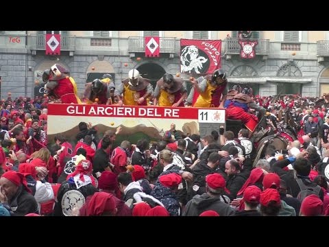Battaglia arance con il carro Gli Arcieri del Re - Carnevale Ivrea 2017