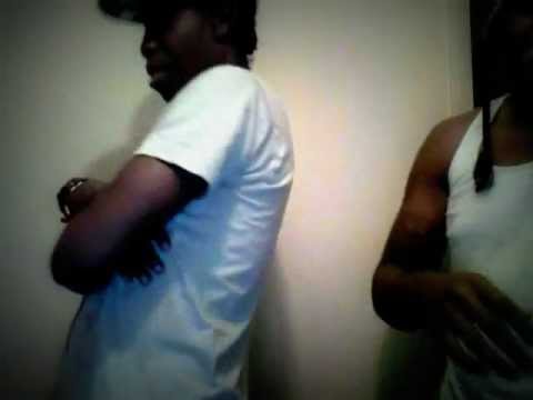 T-Pain vs Chocolate Drop (Kevin Hart) - Rap Battle