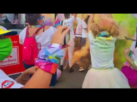 Color Run Power by Kaufland, România, București 18.09.2021. Biblioteca Națională, nor de culoare.