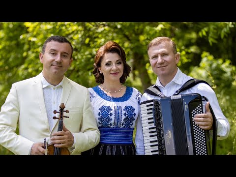 Cristina Ceaus & Fratii Advahov - Cununam si Botezam [Official Video]